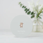 Cute Little Bear Baby Birth Announcement Card. 招待状 (スタンド正面)