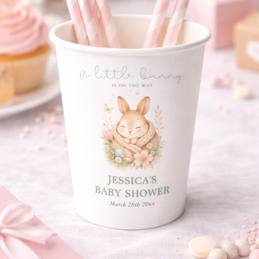 Cute Little Bunny On Its Way Baby Shower 紙コップ