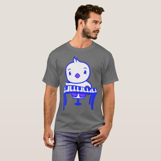 Cute Little Duck Chick Bird Playing Keyboard Music Tシャツ (正面フル)
