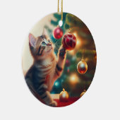 Cute Little Kitten Playing With Christmas Bulb セラミックオーナメント (右)
