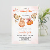 Cute Little Pumpkin Fall Autumn Baby Shower 招待状 (スタンド正面)