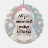 Cute Little Santa Claus's Christmas Elf セラミックオーナメント (裏面)