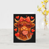 Cute Lollip Highland Cow Valentine's Day Red Heart カード (黄色い花)