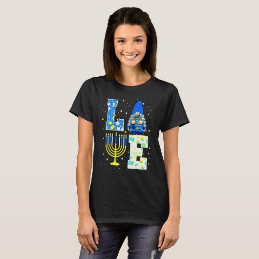 Cute LOVE Hanukkah Decorations Dreidel Menorah Cha Tシャツ (正面フル)