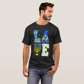 Cute LOVE Hanukkah Decorations Dreidel Menorah Cha Tシャツ (正面フル)