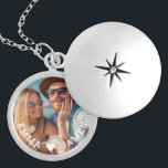 Cute Love Heart Photo Couples Personalized Names シルバープレートネックレス<br><div class="desc">Cute Love Heart Photo Couples Personalized Names Necklace features your favorite photo with a love heart and personalized with your names in modern white script. Personalize by editing the text in the text box provided and adding your own picture. Perfect gifts for couples, girlfriend, wife, sweetheart and more for birthday,...</div>