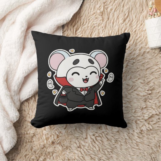 Cute lovely little mouse ready for Halloween  クッション (ブランケット)