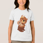 Cute Mama Bear Hugging Baby Cub Illustration トライブレンドＴシャツ (正面)