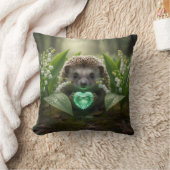Cute May Hedgehog with Emerald Heart クッション (ブランケット)