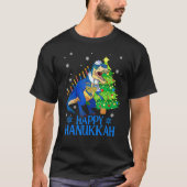 Cute Menorasaurus Rex Dinosaur Tree Christmas Happ Tシャツ (正面)