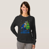 Cute Menorasaurus Rex Dinosaur Tree Christmas Happ Tシャツ (正面フル)