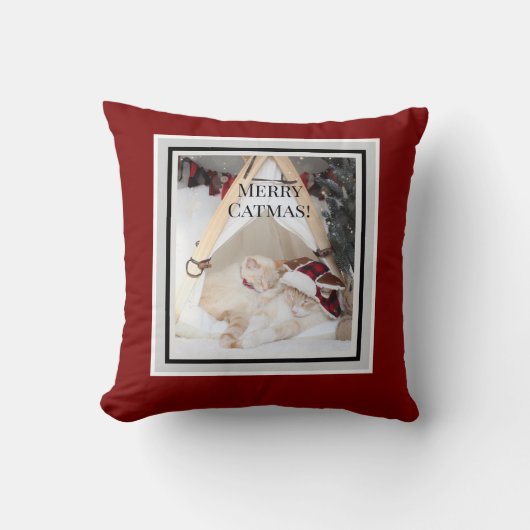 Cute Merry Catmas Sleeping Kitties Christmas クッション (正面)