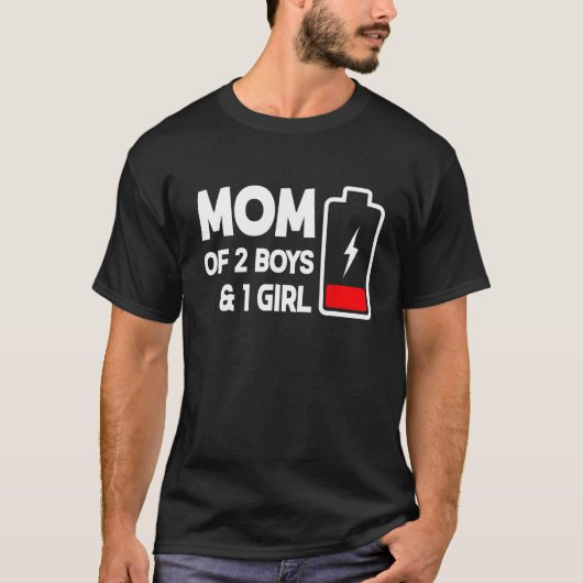 Cute Mom Of 2 Boys & 1 Girls Low Battery Mama Moth Tシャツ (正面)