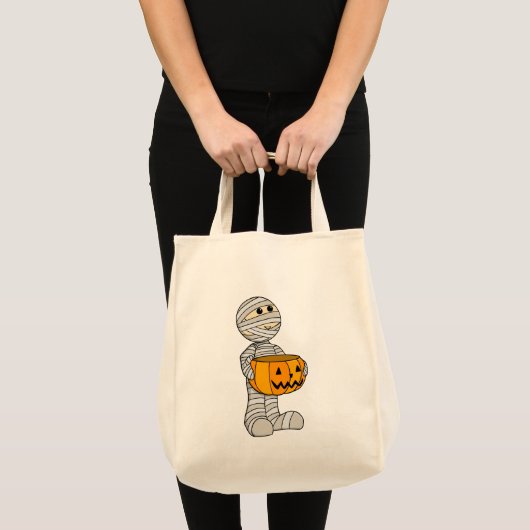 Cute Mummy with Jack-o-Lantern トートバッグ (正面(商品))