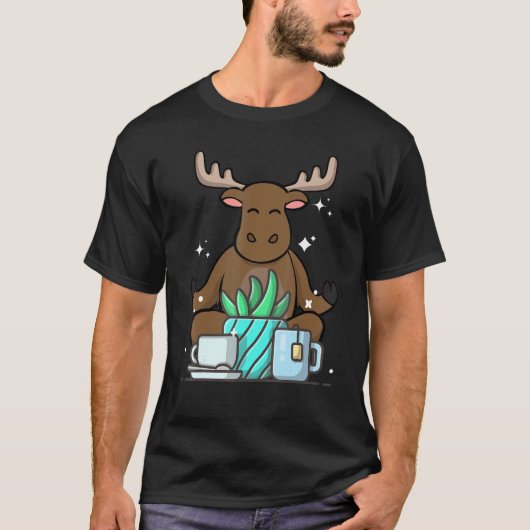 Cute Namaste Moose Do Yoga Gardening Coffee Tシャツ (正面)