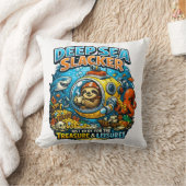Cute Ocean Adventure Humor, Funny Sloth Diving art クッション (ブランケット)