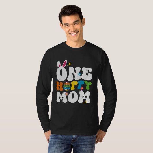 Cute One Hoppy Mom Bunny Easter Day Egg Bunny Tシャツ (正面フル)