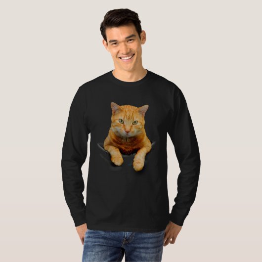 Cute Orange Cat in Pocket  Cat Tシャツ (正面フル)