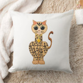 Cute Orange Spotted Bengal Cat on White クッション (ブランケット)