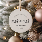 Cute Our初めてのクリスマスas Mrs. and Mrs. photo セラミックオーナメント