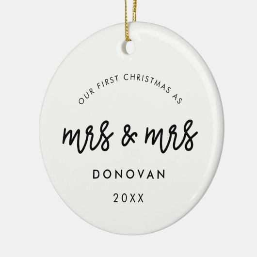 Cute Our初めてのクリスマスas Mrs. and Mrs. photo セラミックオーナメント (左)