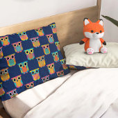 Cute Owl Pattern on Blue 枕カバー