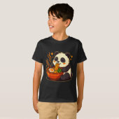 Cute Panda Eating Ramen Noodles  Tシャツ (正面フル)