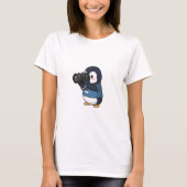 Cute Photographer Penguin Taking Pictures with DSL Tシャツ (正面)