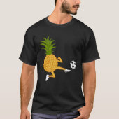 Cute Pineapple Kicking Ironic Summer Fruits Tシャツ (正面)