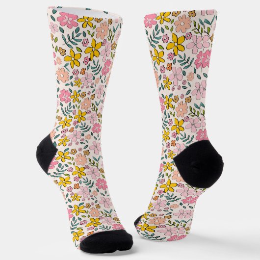 Cute Pink and Yellow Floral Pattern ソックス (傾斜あり)