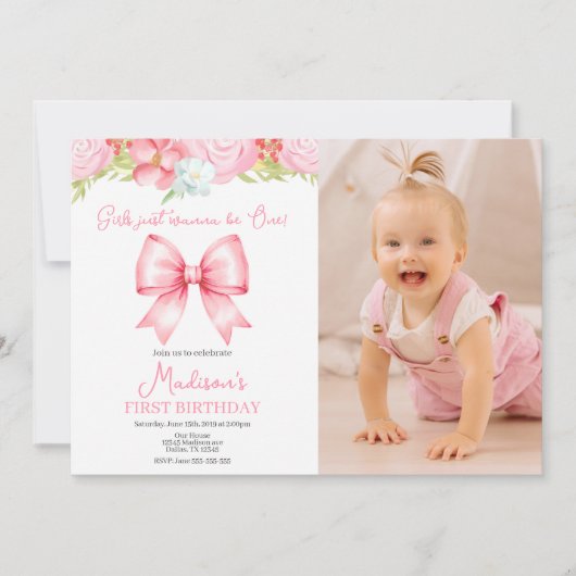 Cute Pink Bow Girl First Birthday Photo Invitation 招待状 (正面)