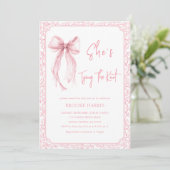 Cute Pink Bow She's Tying The Knot Bridal Shower 招待状 (スタンド正面)