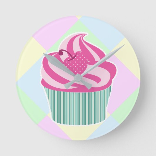 Cute Pink Cupcake Pastel Colors ラウンド壁時計 (正面)