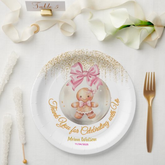 Cute Pink Gingerbread Girl Bauble Christmas Baby ペーパープレート (ウェディング)