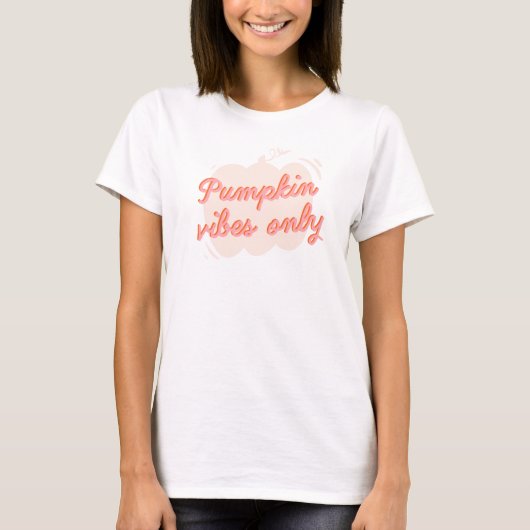 Cute Pink Pumpkin Vibes  Tシャツ (正面)