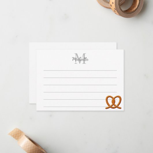 Cute Pretzel Drawing Lined Monogram Personalized ノートカード (正面/裏面インサイチュ)