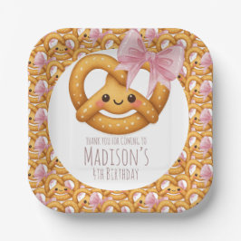 Cute Pretzel Girl Birthday Party ペーパープレート