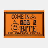 Cute Pumpkins & "Come In for a Bite" Halloween ドアマット (正面)