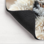 Cute Puppy On a Fur Pillow マウスパッド (コーナー)