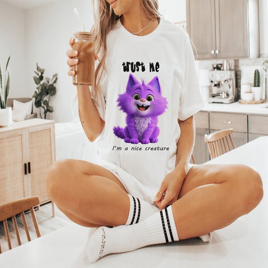 Cute Purple Cat | Trust Me I'm a Nice Creature Tシャツ