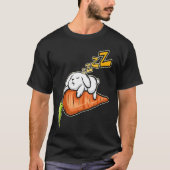 Cute Rabbit Sleeping On A Carrot On Easter Tシャツ (正面)