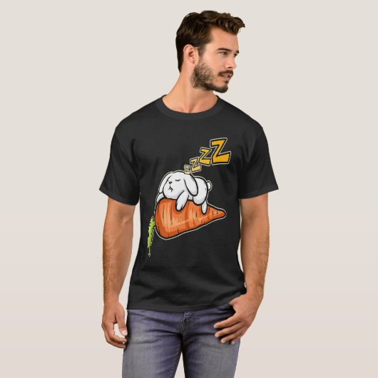 Cute Rabbit Sleeping On A Carrot On Easter Tシャツ (正面フル)