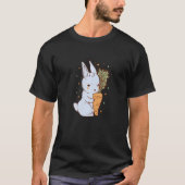 Cute rabbit that hugs a carrot with hearts Premium Tシャツ (正面)