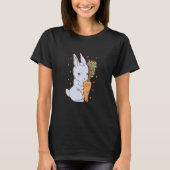Cute rabbit that hugs a carrot with hearts tシャツ (正面)