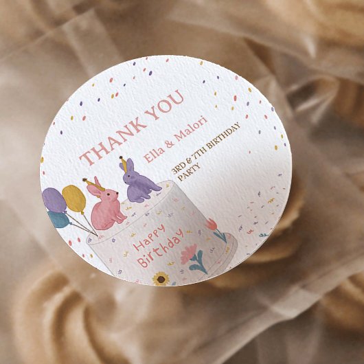 Cute Rabbits on Cake Joint Birthday Sister  ラウンドシール