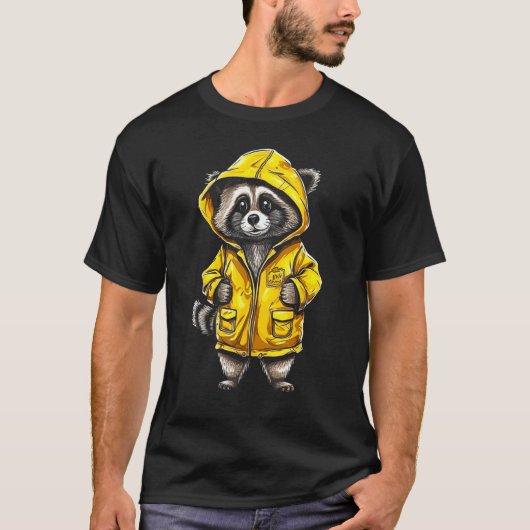 Cute Raccoon in Yellow Rain Jacket Tシャツ (正面)
