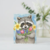 Cute Raccoon with Spring Flowers Postcard シーズンポストカード (スタンド正面)