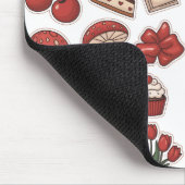 Cute Red Aesthetic Mushroom Strawberry Dessert Pat マウスパッド (コーナー)