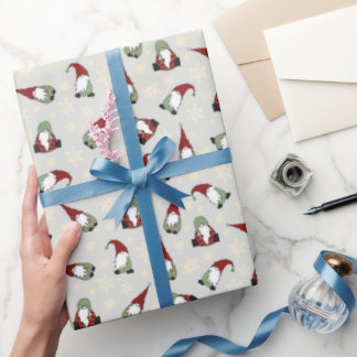 Cute Red and Green Christmas Gnomes ラッピングペーパー
