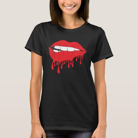 Cute Red Lips Bite Biting Hot Desiring Temptation  Tシャツ (正面)